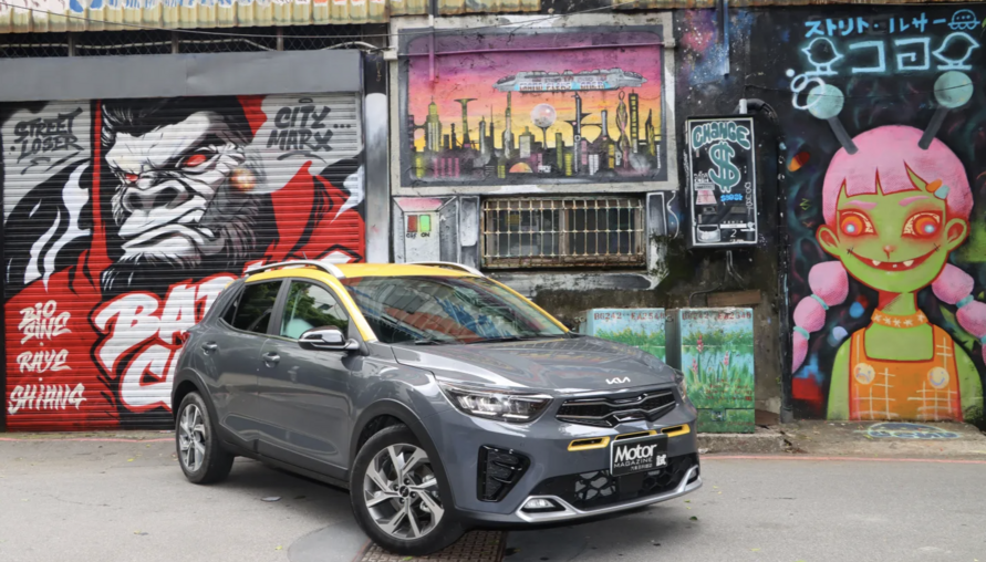 都會靈活潮旅， Kia Stonic 1.0T智慧油電GT-line