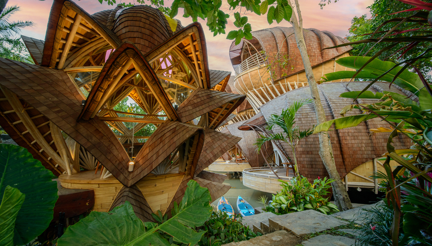 印尼峇里島 Ulaman Eco-Luxury Resort,走進異想秘境