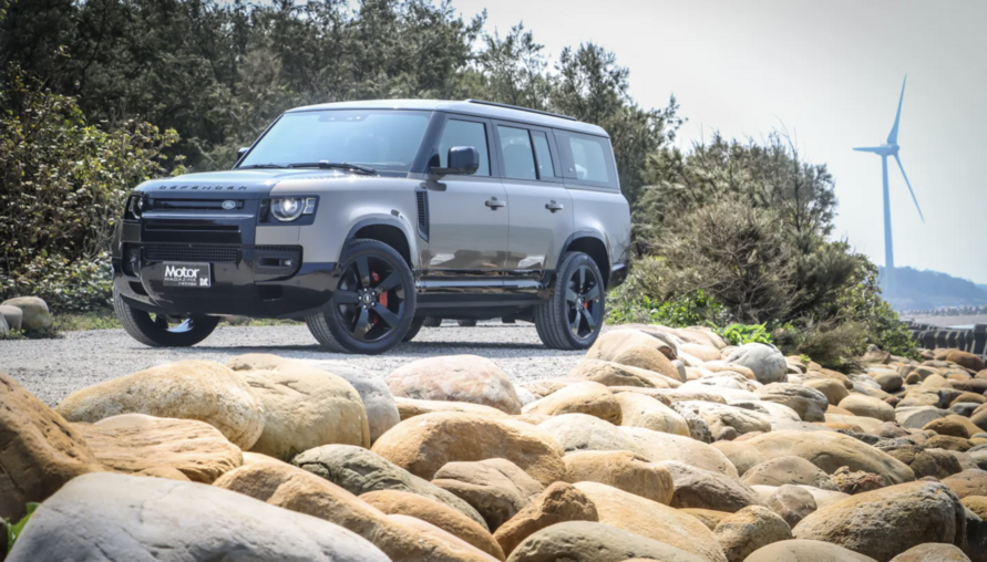 八人越野旗艦 Land Rover Defender 130 X P400