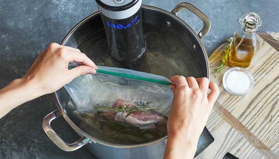 為什麼一定要用舒肥 Sous Vide 料理牛排？這幾件事你非知不可