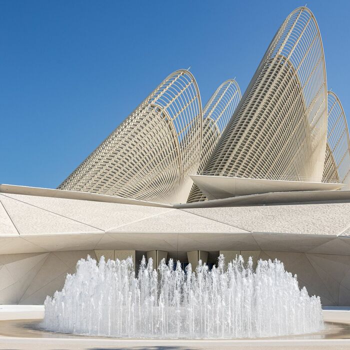 阿布達比扎耶德國家博物館Zayed National Museum，沙漠中的展翅獵鷹